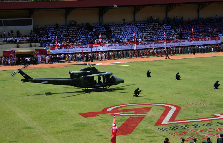 HUT Kemerdekaan di Stadion Mandala Disemarakan Atraksi Helikopter